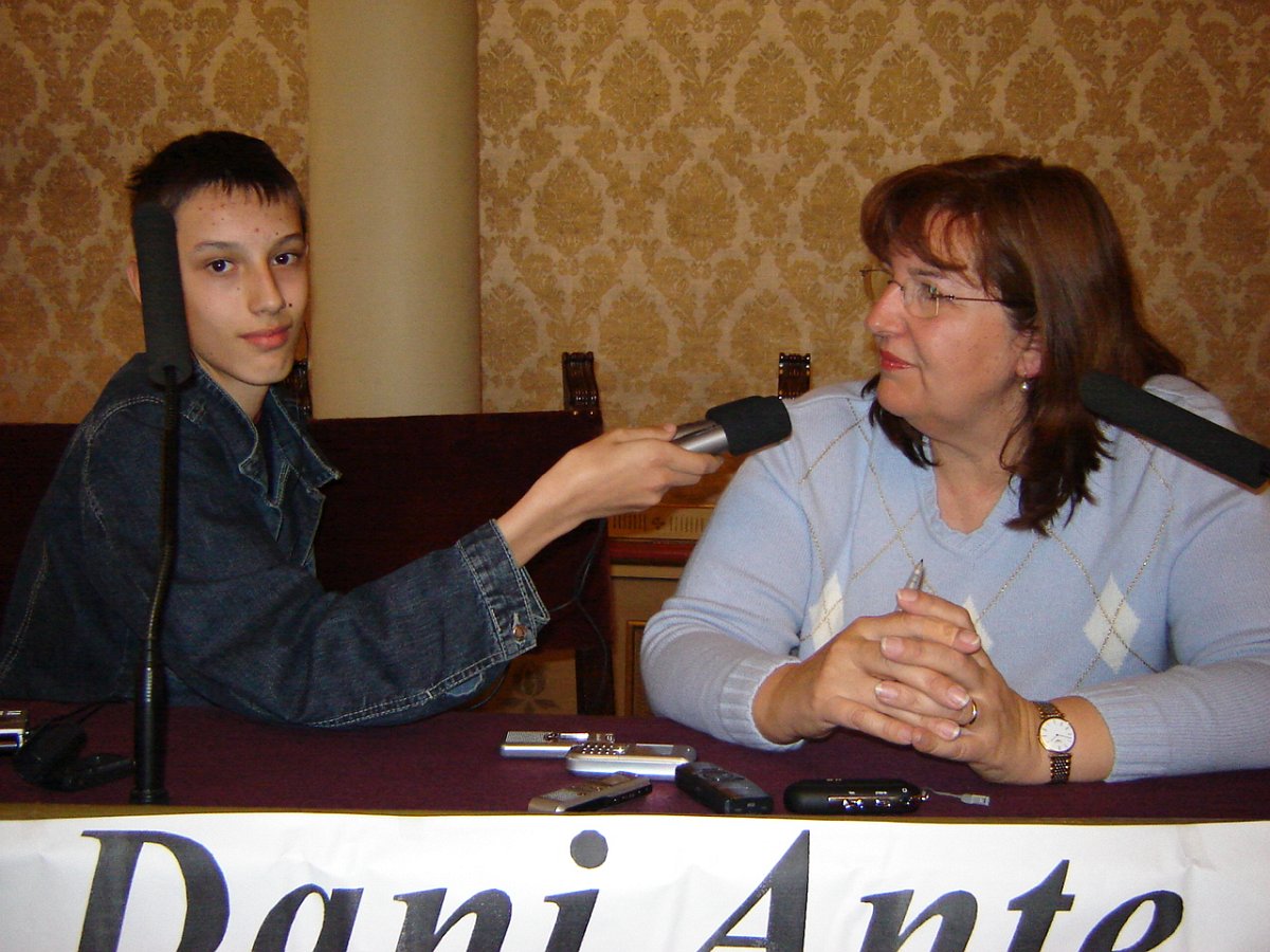 DANI ANTE KOVAČIĆA Marko Dugonjić (danas Apsolvent Filmske Režije Na Akademiji Dramske Umjetnosti)  Intevjuira Gošću, 2006